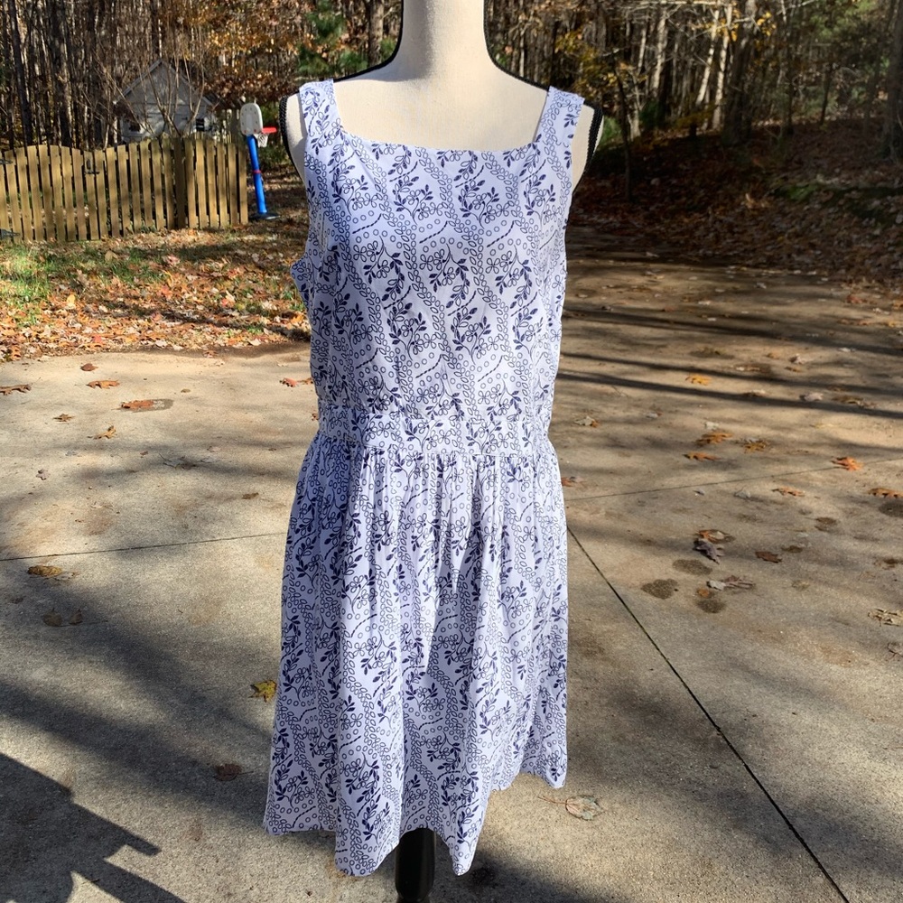 Loft Embroidered Dress w/ cutout back detail Sz 10